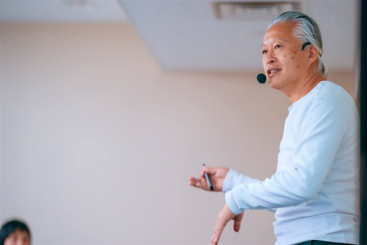 講演する大西つねき氏